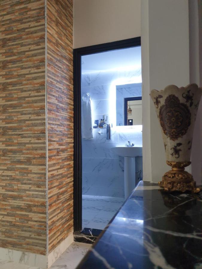 White House Apartment *